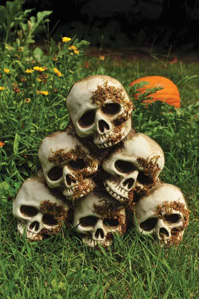 18-Inch Skull Pyramid Halloween Yard Decor